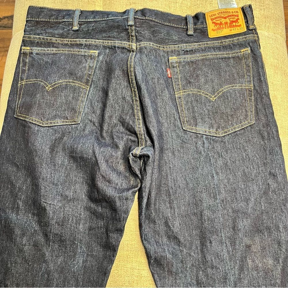 Levi’s 517 Dark Wash Bootcut Jeans Size 43x32